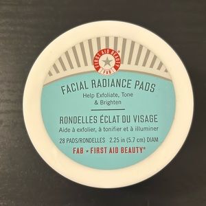 First Aid Beauty facial radiance pads